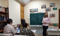 В ОБУСО «ЦСО «Участие» города Курска» продолжают проходить занятия по английскому языку для граждан старшего возраста.