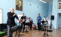 Участники проекта «Курское долголетие» посетили концерт «Классика джаза» с участием Леонида Винцкевича