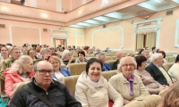Сотрудники отделения активного долголетия центра 