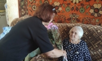 Свой 100-летний юбилей празднует сегодня получатель социальных услуг на дому центра «Участие» Наталья Тихоновна Носова