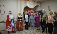 В отделении дневного пребывания граждан пожилого возраста и инвалидов ОБУСО «ЦСО «Участие» города Курска» прошло новогоднее праздничное мероприятие для получателей социальных услуг