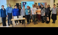 В рамках сотрудничества отделения активного долголетия центра «Участие» и Культурного центра семейного чтения и досуга им. П.А. Михина участники проекта Курское долголетие посетили презентацию поэтического сборника Олега Правдина «Вечный полдень»