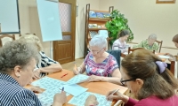 В отделении дневного пребывания ОБУСО «ЦСО «Участие» города Курска» прошёл увлекательный «Турнир кроссвордистов»